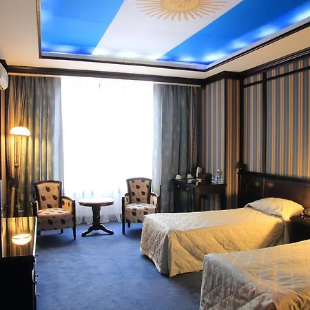 Attache Hotel 3*