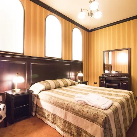 Attache Hotel