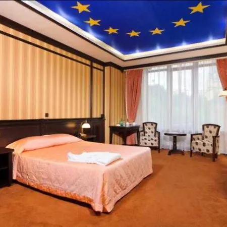 Attache Hotel