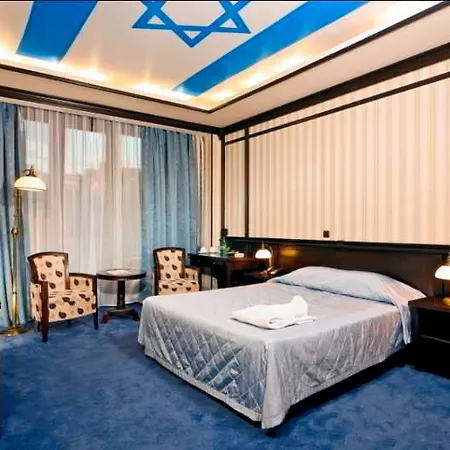 Attache Hotel 3*