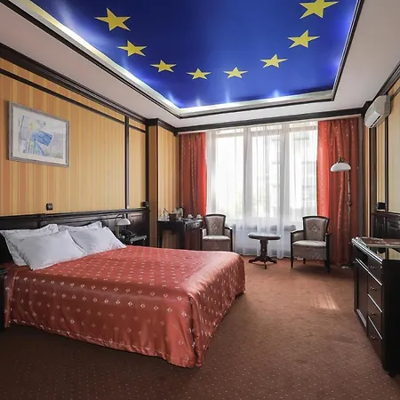 Hotel Attache