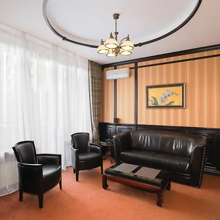 Attache Hotel