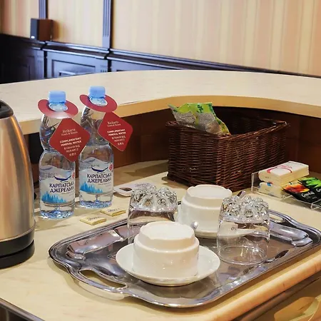 Attache Hotel