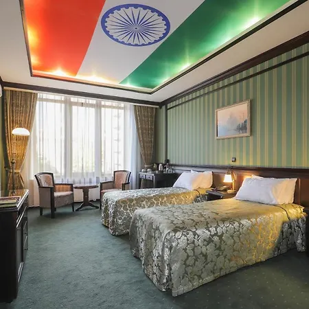 Hotel Attache 3*